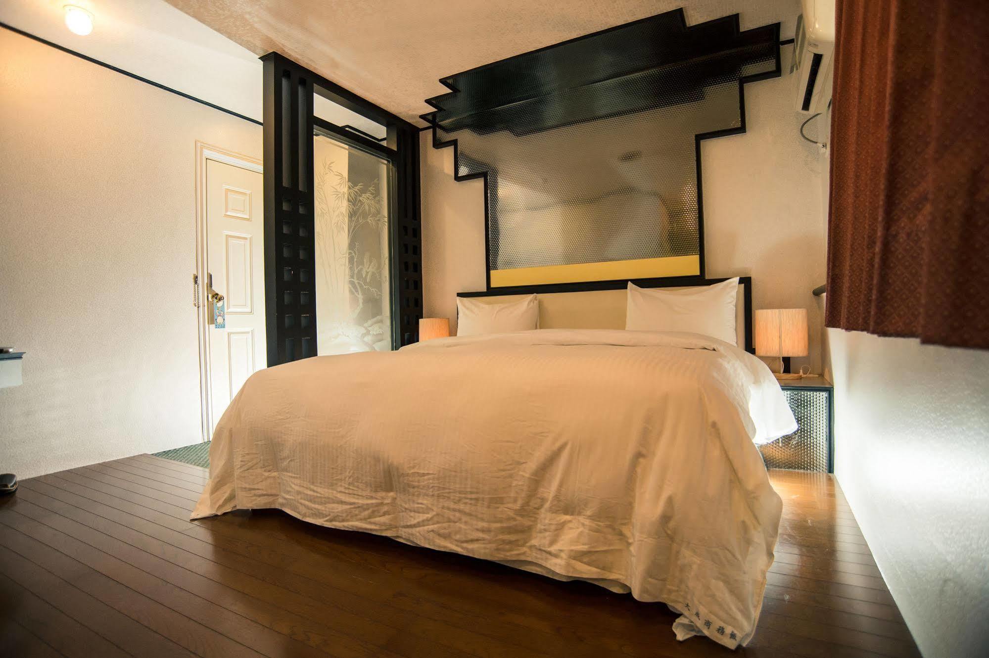 Day Chen Hotel Yilan Exterior photo